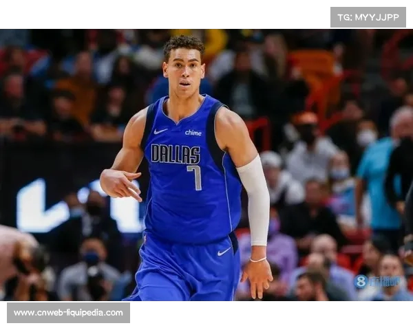 独行侠老将鲍威尔带着母亲遗愿战斗12年，从交易添头成长为队魂